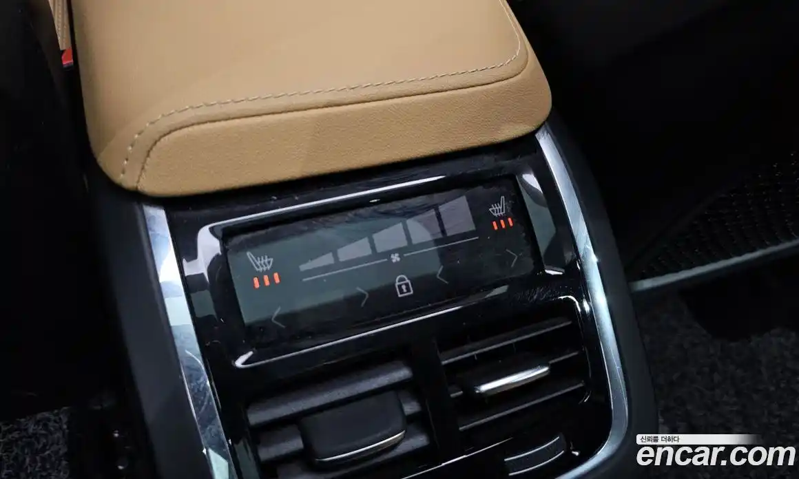 Volvo XC60 2023 2.0 Автомат в Москве № 497573, фото 19