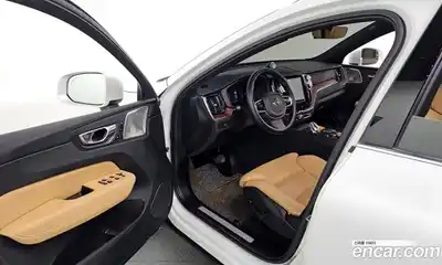 Volvo XC60 2023 2.0 Автомат в Москве № 497573, миниатюра 10