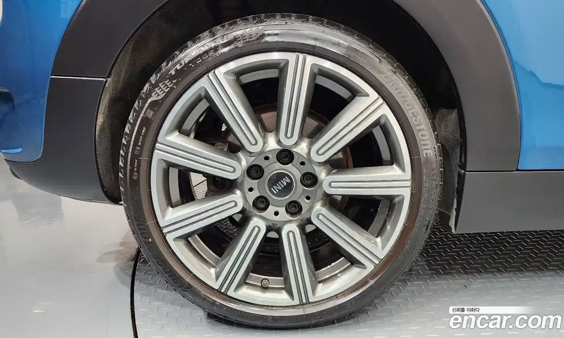 Mini Clubman 2023 2.0 Автомат в Москве № 499128, фото 5