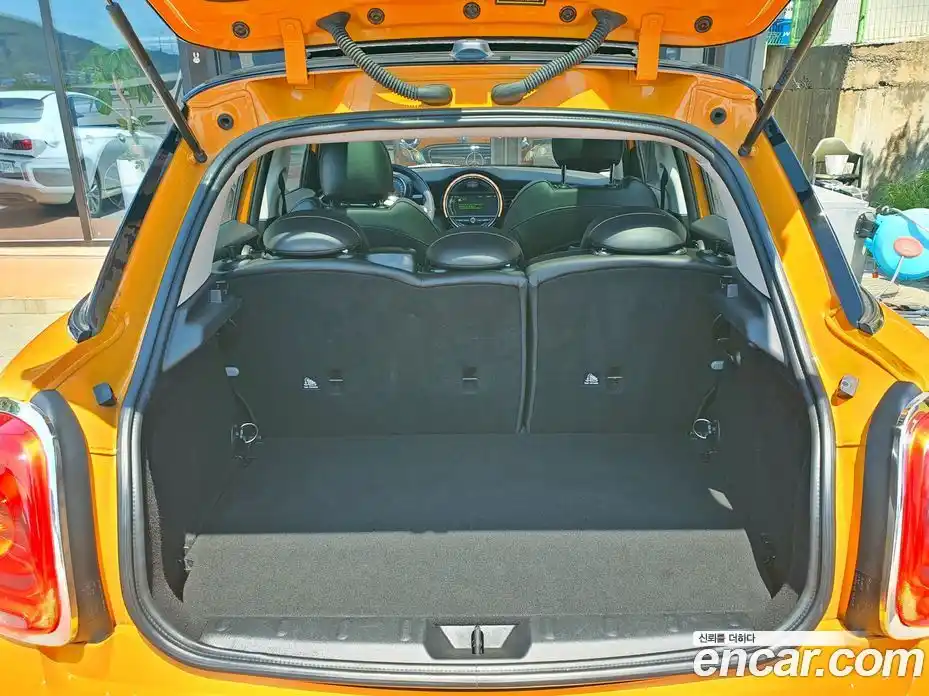 Mini Cooper 2016 1.5 Автомат в Москве № 499397, фото 10