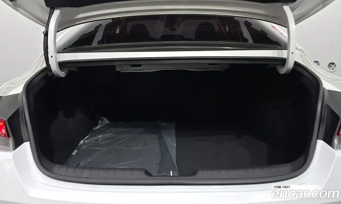 Hyundai Avante 2022 1.6 Автомат в Москве № 518231, фото 20