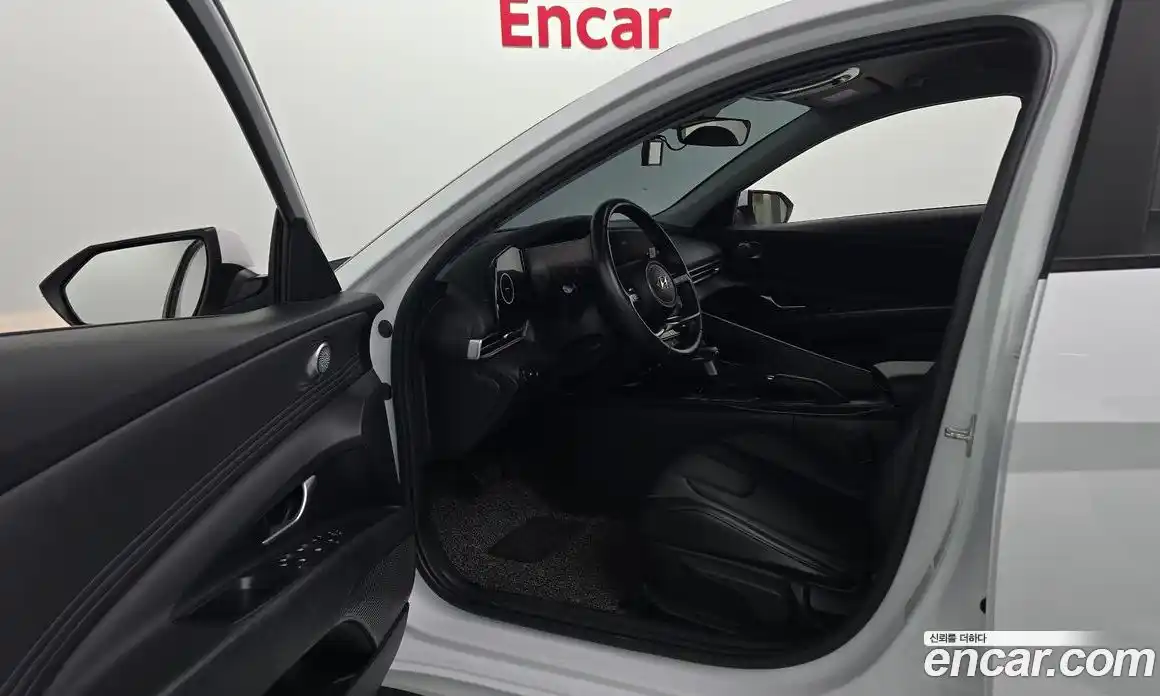 Hyundai Avante 2022 1.6 Автомат в Москве № 518231, фото 10