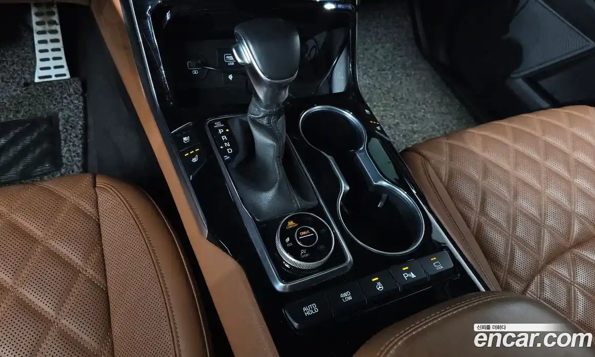 Kia Mohave 2023 3.0 Автомат в Москве № 519680, фото 9