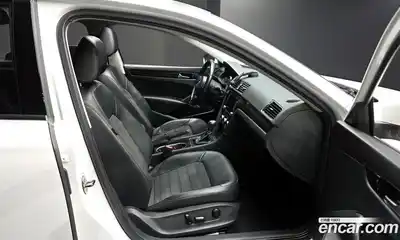 Volkswagen Passat 2014 2.0 Автомат в Москве № 520646, миниатюра 10