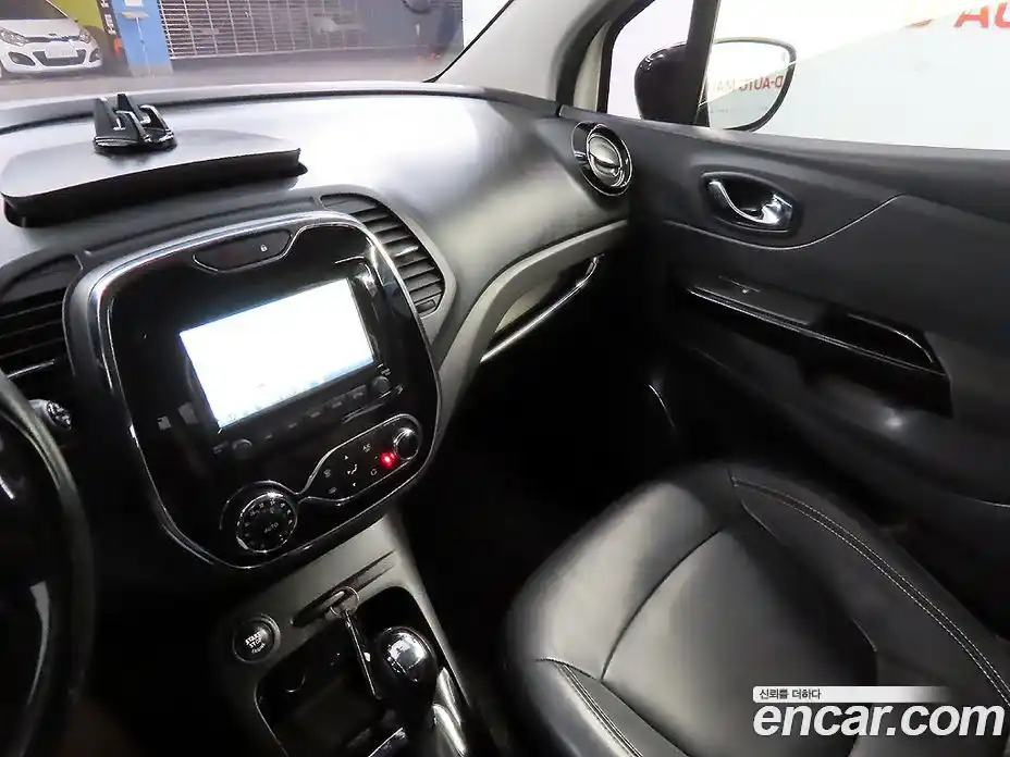 Renault QM3 2016 1.5 Автомат в Москве № 521470, фото 14