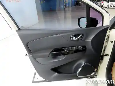 Renault QM3 2016 1.5 Автомат в Москве № 521470, миниатюра 9