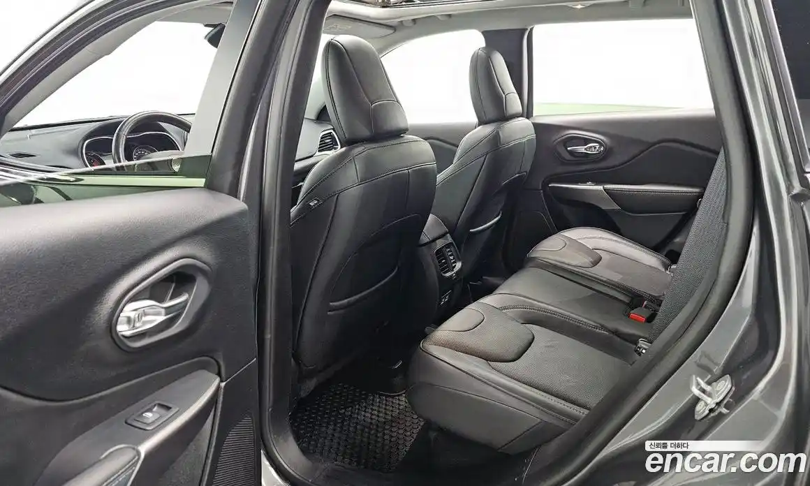 Jeep Cherokee 2021 2.4 Автомат в Москве № 522110, фото 12