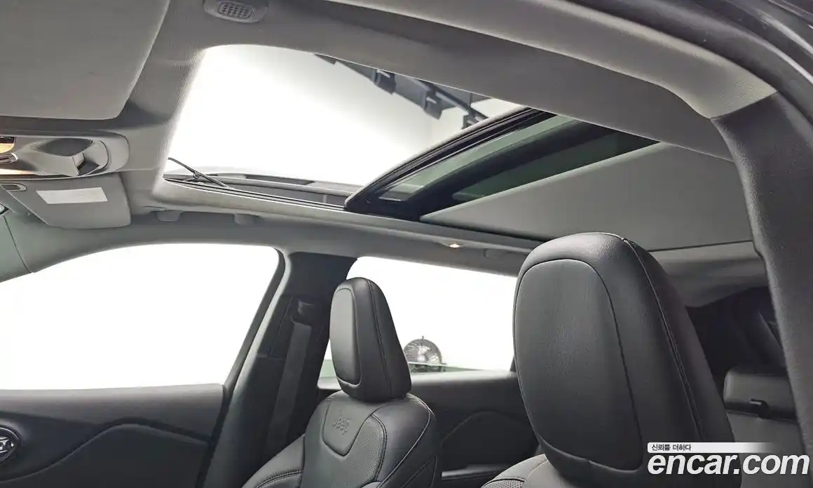 Jeep Cherokee 2021 2.4 Автомат в Москве № 522110, фото 18