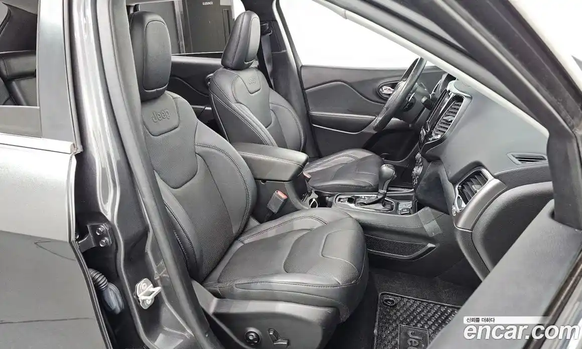 Jeep Cherokee 2021 2.4 Автомат в Москве № 522110, фото 10