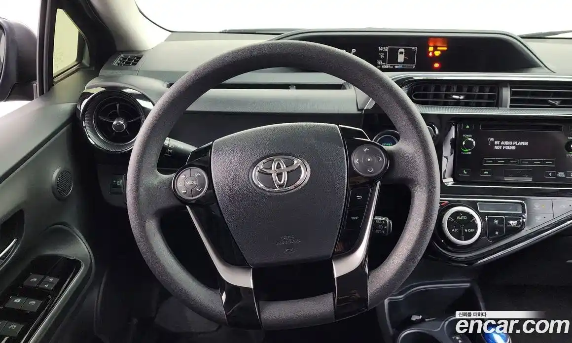 Toyota Prius 2018 1.5 Автомат в Москве № 523184, фото 13