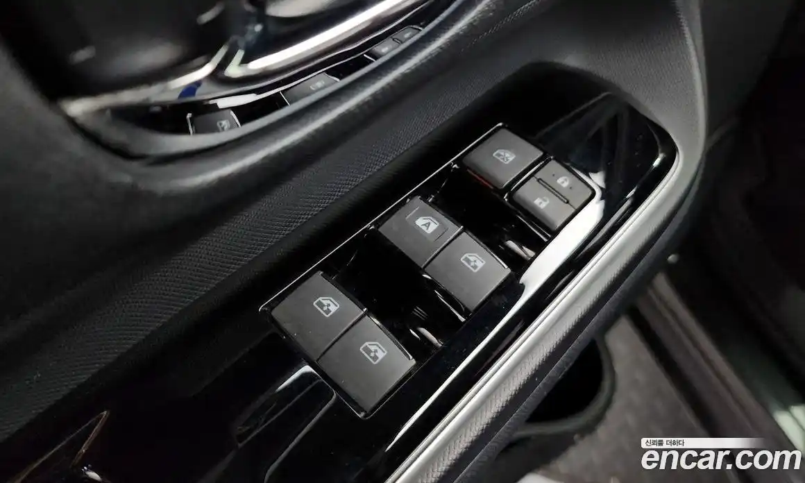 Toyota Prius 2018 1.5 Автомат в Москве № 523184, фото 14