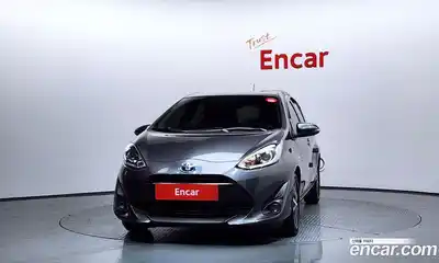 Toyota Prius 2018 1.5 Автомат в Москве № 523184, миниатюра 3