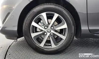Toyota Prius 2018 1.5 Автомат в Москве № 523184, миниатюра 5
