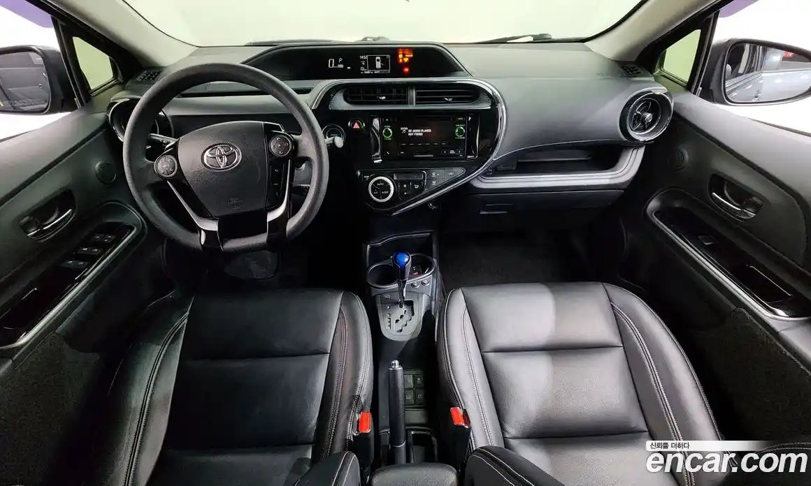 Toyota Prius 2018 1.5 Автомат в Москве № 523184, фото 7