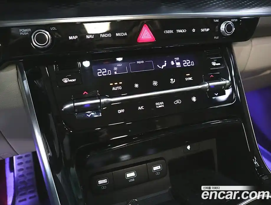 Kia Canival 2022 3.5 Автомат в Москве № 52544, фото 11