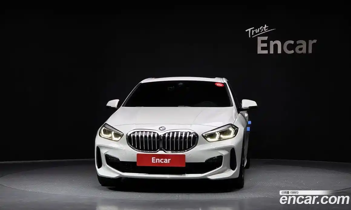 BMW 1-Series 2023 2.0 Автомат в Москве № 525636, фото 3