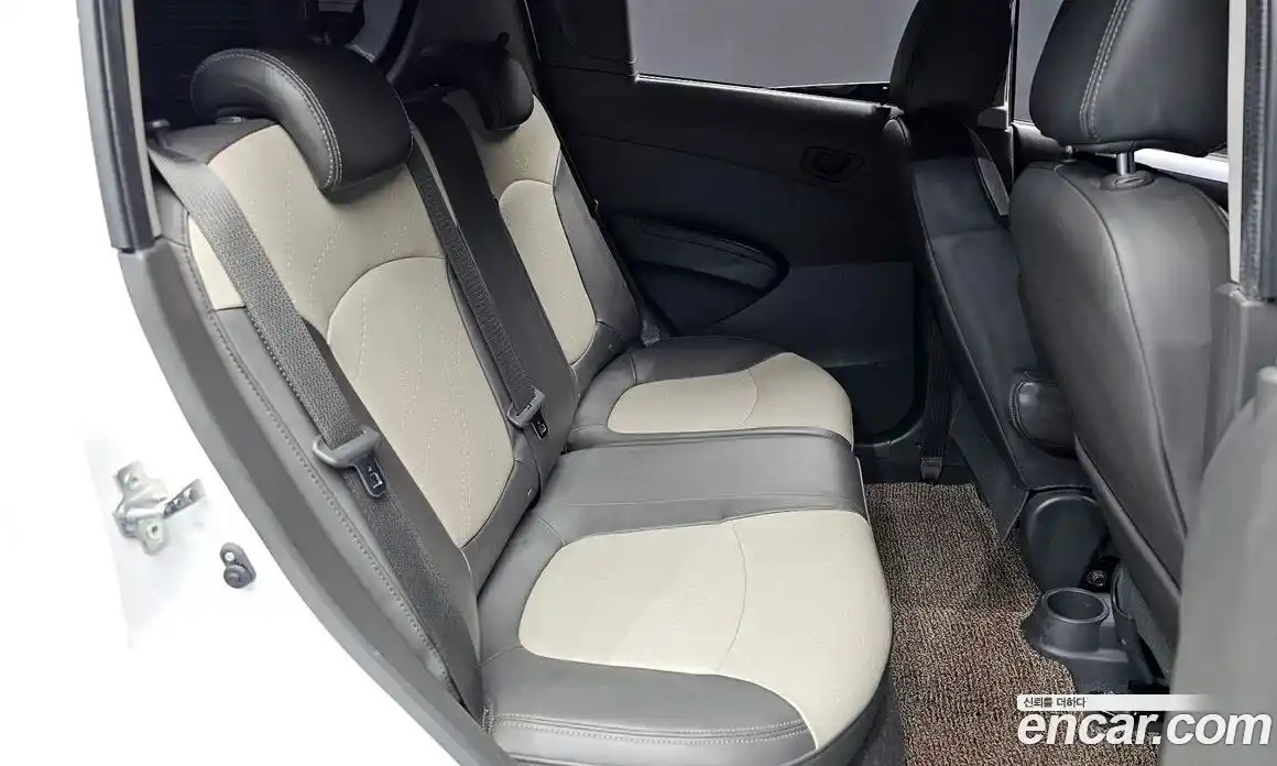 Chevrolet Spark 2014 1.0 Автомат в Москве № 527905, фото 12