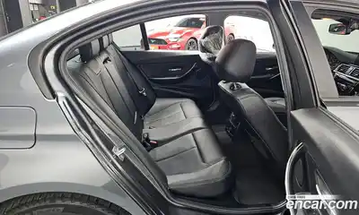 BMW 3-Series 2017 2.0 Автомат в Москве № 528540, миниатюра 12