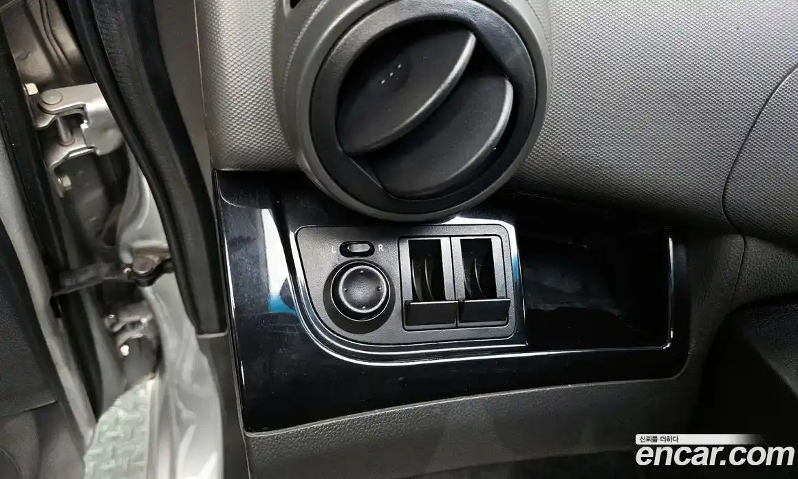 Chevrolet Spark 2012 1.0 Механическая в Москве № 528676, фото 15