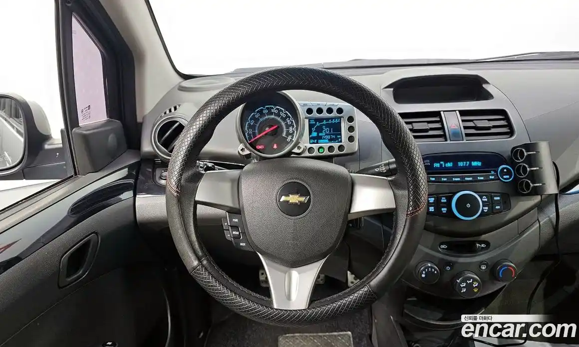 Chevrolet Spark 2012 1.0 Механическая в Москве № 528676, фото 16