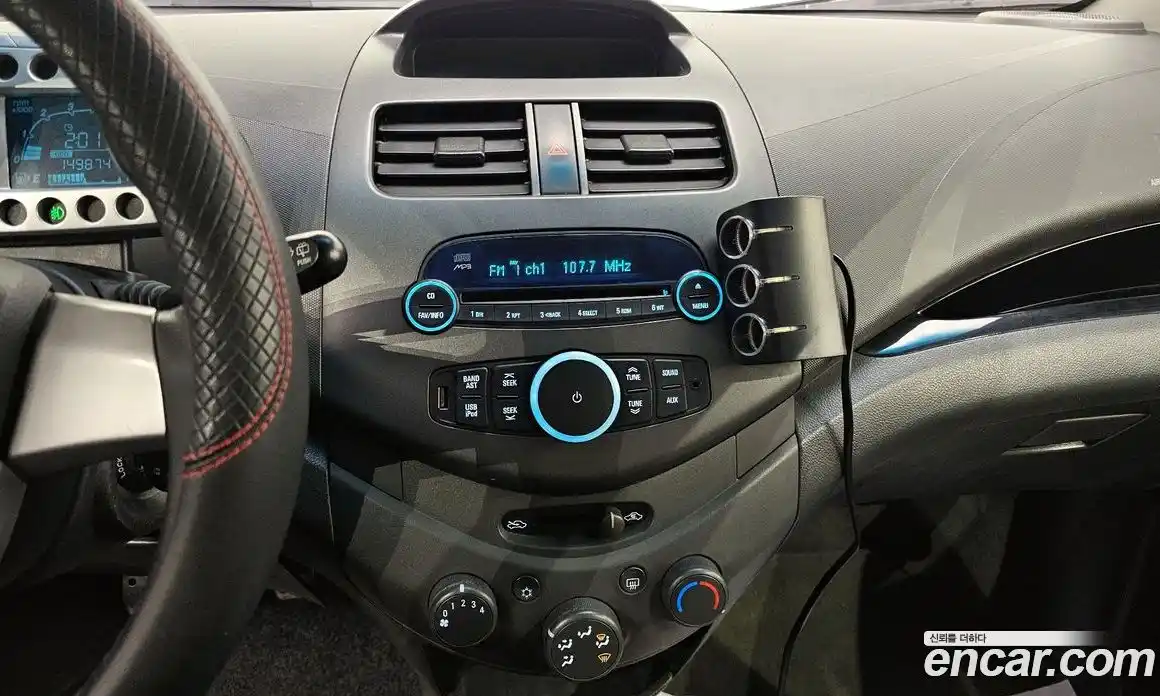 Chevrolet Spark 2012 1.0 Механическая в Москве № 528676, фото 17