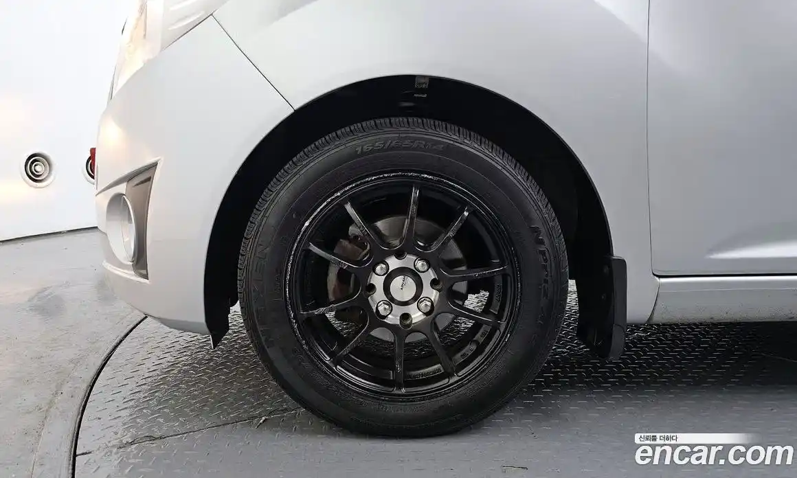 Chevrolet Spark 2012 1.0 Механическая в Москве № 528676, фото 5