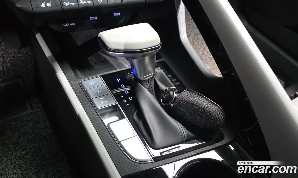 Hyundai Avante 2021 1.6 Автомат в Москве № 530106, фото 8