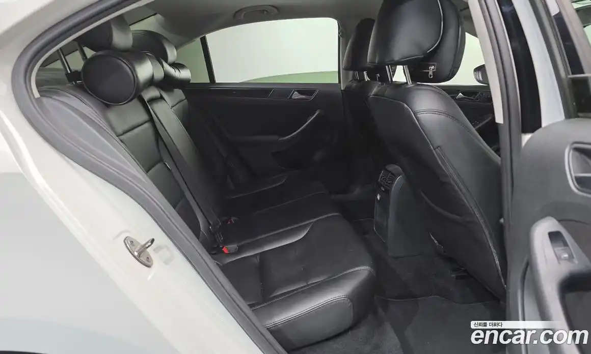 Volkswagen Jetta 2012 2.0 Автомат в Москве № 532662, фото 12