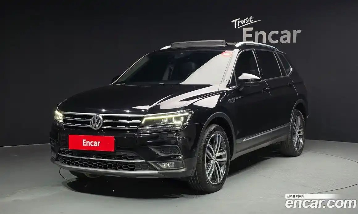 Volkswagen Tiguan 2018 2.0 Автомат в Москве № 533266, фото 1