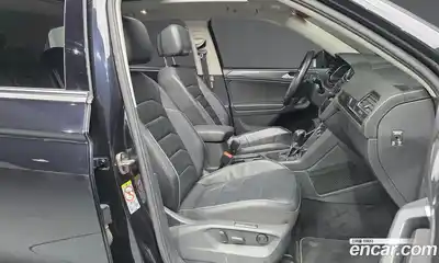 Volkswagen Tiguan 2018 2.0 Автомат в Москве № 533266, миниатюра 11