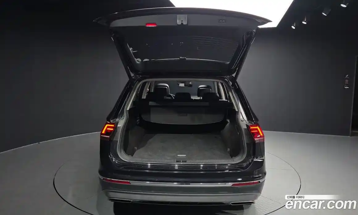 Volkswagen Tiguan 2018 2.0 Автомат в Москве № 533266, фото 20