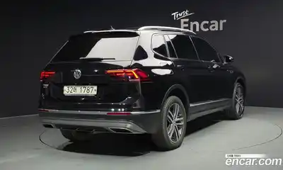 Volkswagen Tiguan 2018 2.0 Автомат в Москве № 533266, миниатюра 2