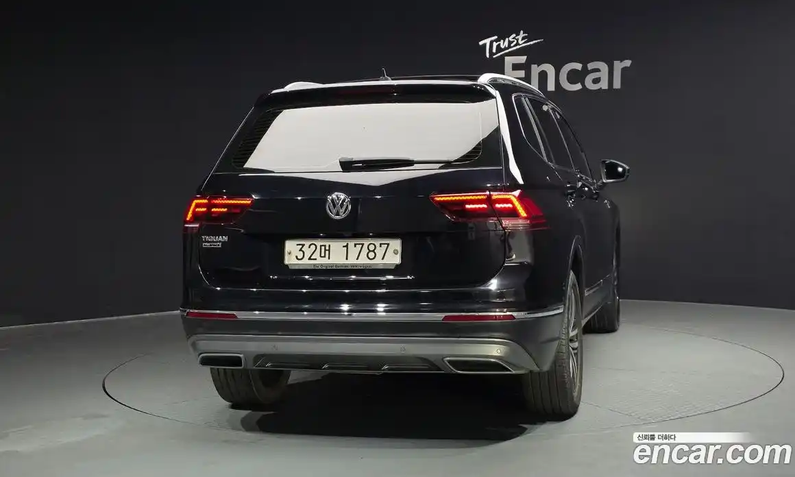 Volkswagen Tiguan 2018 2.0 Автомат в Москве № 533266, фото 4