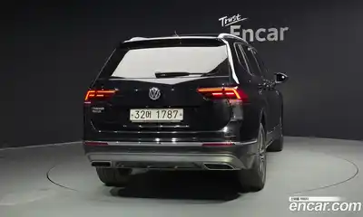 Volkswagen Tiguan 2018 2.0 Автомат в Москве № 533266, миниатюра 4