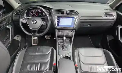 Volkswagen Tiguan 2018 2.0 Автомат в Москве № 533266, миниатюра 7