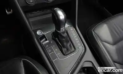 Volkswagen Tiguan 2018 2.0 Автомат в Москве № 533266, миниатюра 9