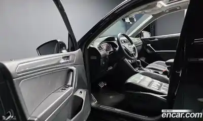 Volkswagen Tiguan 2018 2.0 Автомат в Москве № 533266, миниатюра 10