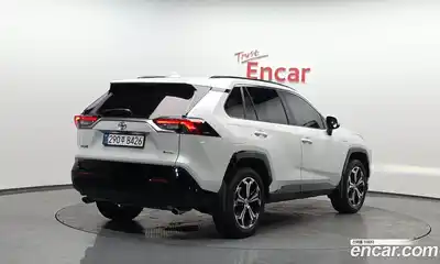 Toyota RAV4, 2025