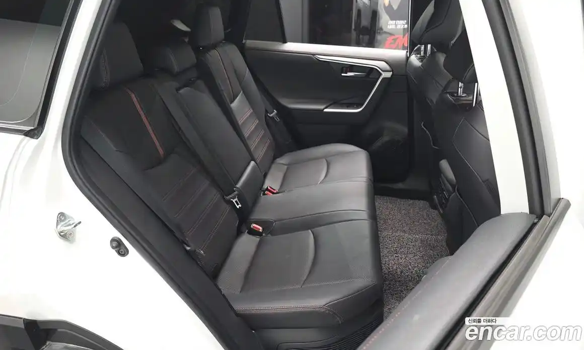 Toyota RAV4 2025 2.5 Автомат в Москве № 535393, фото 11