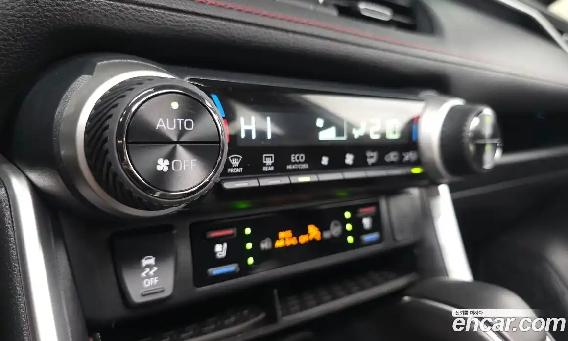 Toyota RAV4 2025 2.5 Автомат в Москве № 535393, фото 17