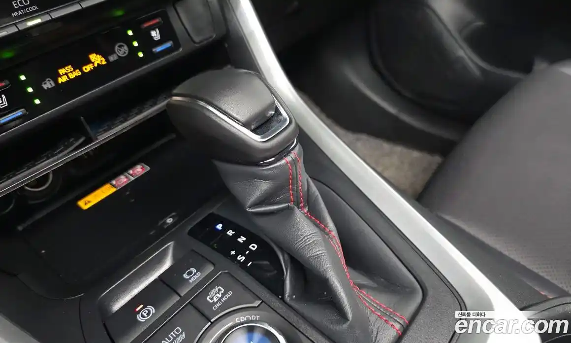 Toyota RAV4 2025 2.5 Автомат в Москве № 535393, фото 8