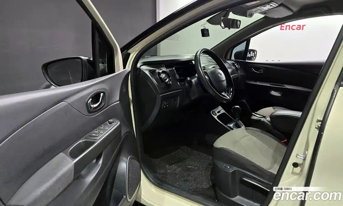 Renault QM3 2015 1.5 Автомат в Москве № 536103, фото 11