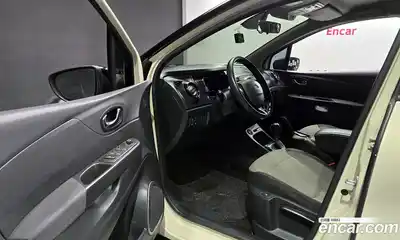 Renault QM3 2015 1.5 Автомат в Москве № 536103, миниатюра 11