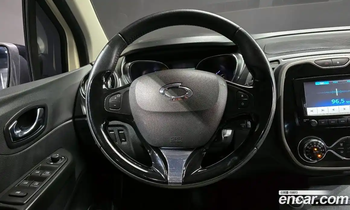 Renault QM3 2015 1.5 Автомат в Москве № 536103, фото 13