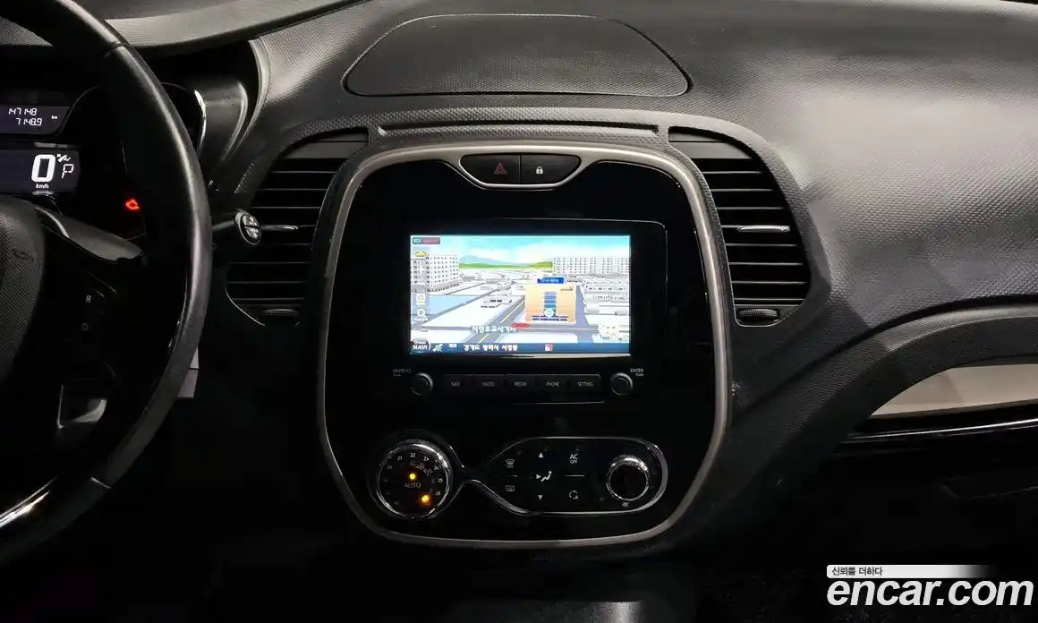 Renault QM3 2015 1.5 Автомат в Москве № 536103, фото 16