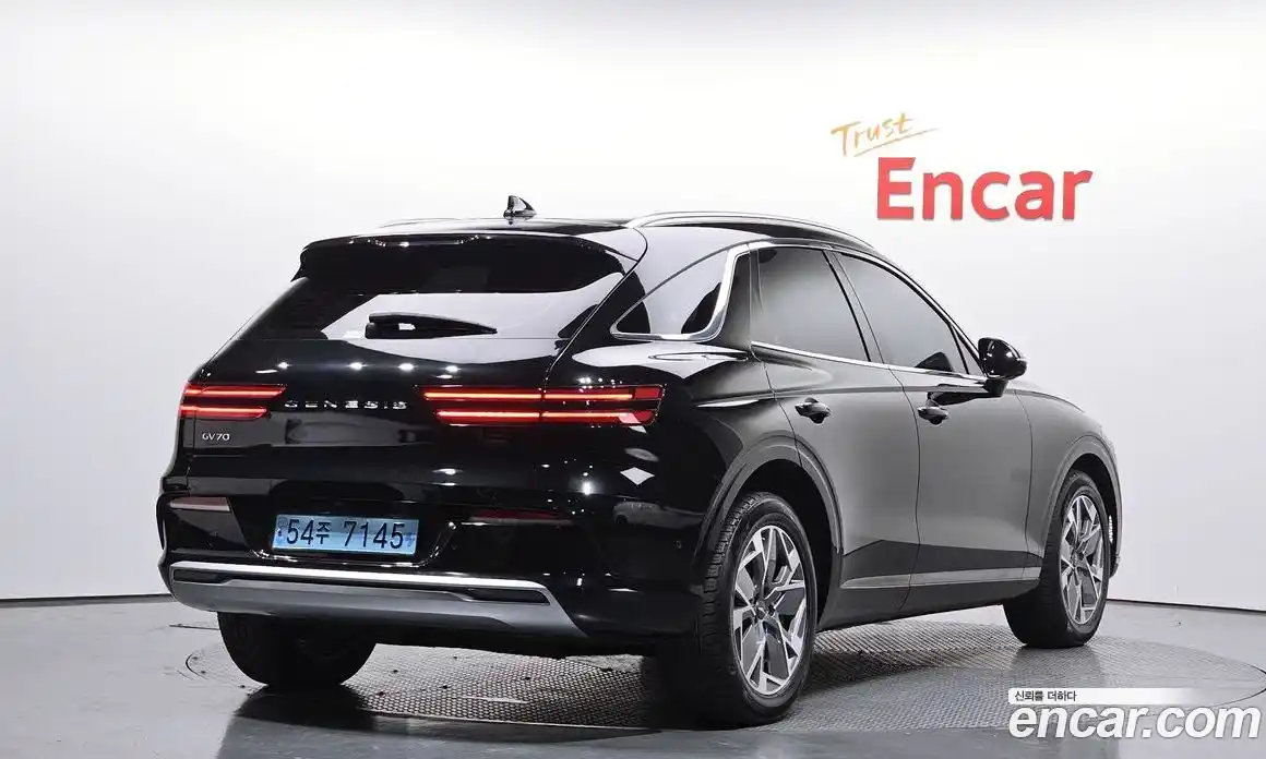 Genesis GV70 2022 0.1 Автомат в Москве № 536622, фото 1