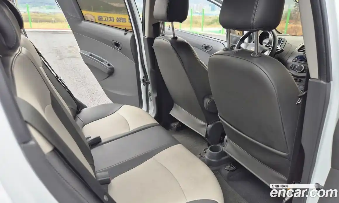 Chevrolet Spark 2012 1.0 Автомат в Москве № 540547, фото 12