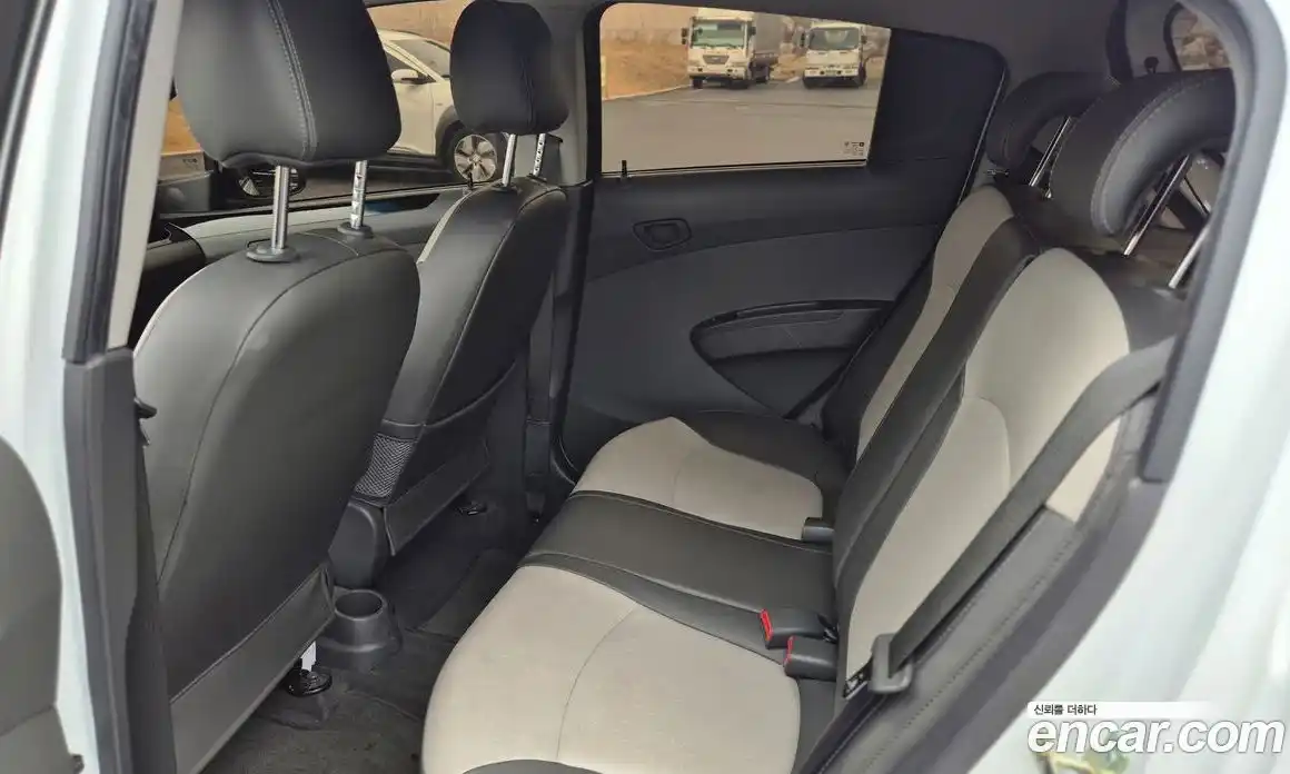 Chevrolet Spark 2012 1.0 Автомат в Москве № 540547, фото 9