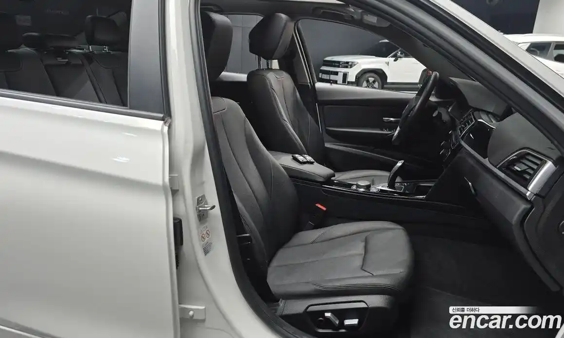 BMW 3-Series 2018 2.0 Автомат в Москве № 540808, фото 10