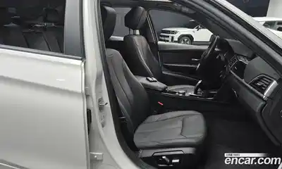 BMW 3-Series 2018 2.0 Автомат в Москве № 540808, миниатюра 10